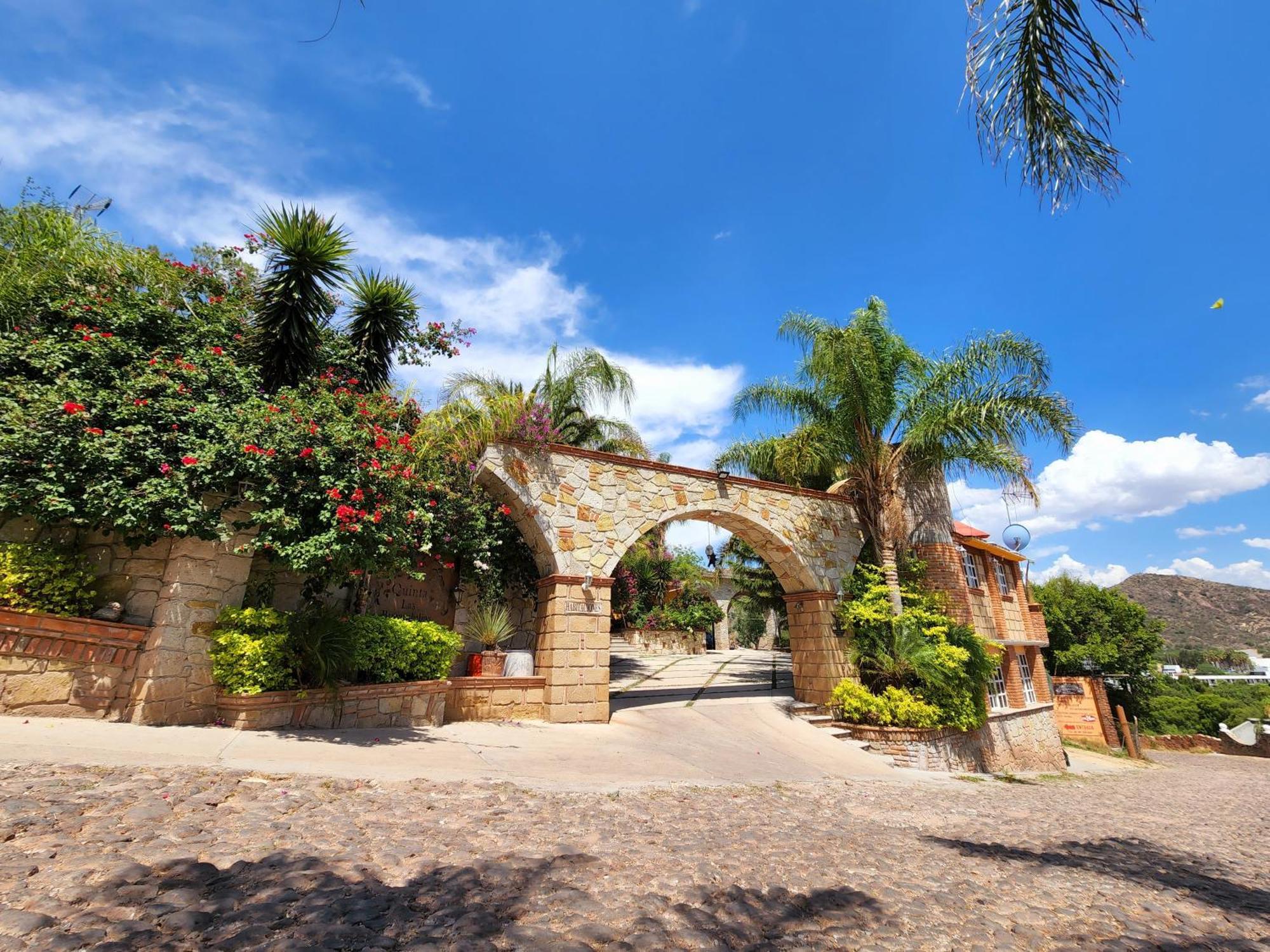Hotel Quinta Las Bugambilias Tecozautla Exteriér fotografie